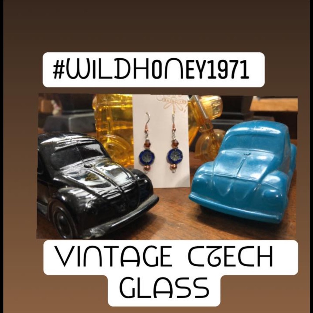 ᐯIᑎTᗩGE ᑕᘔEᑕᕼ Gᒪᗩᔕᔕ EᗩᖇᖇIᑎGᔕ